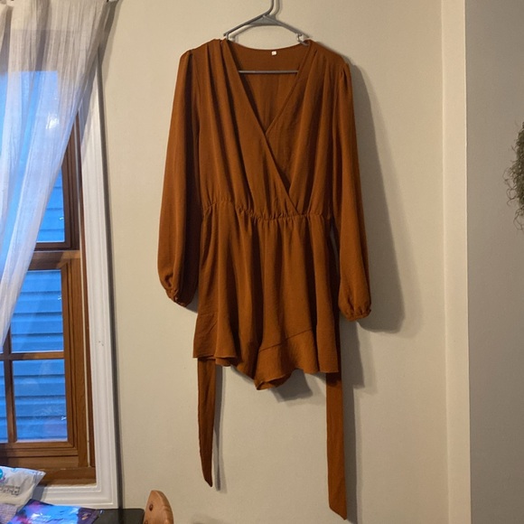 Fall orange long sleeve romper large. - Picture 2 of 4